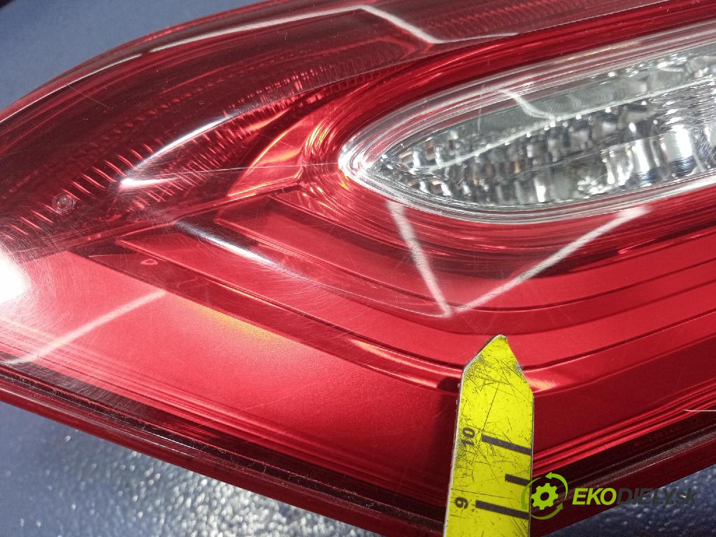 Toyota Camry 2020 svetlo / reflektor zad Prava: Vnútri: 33-240
