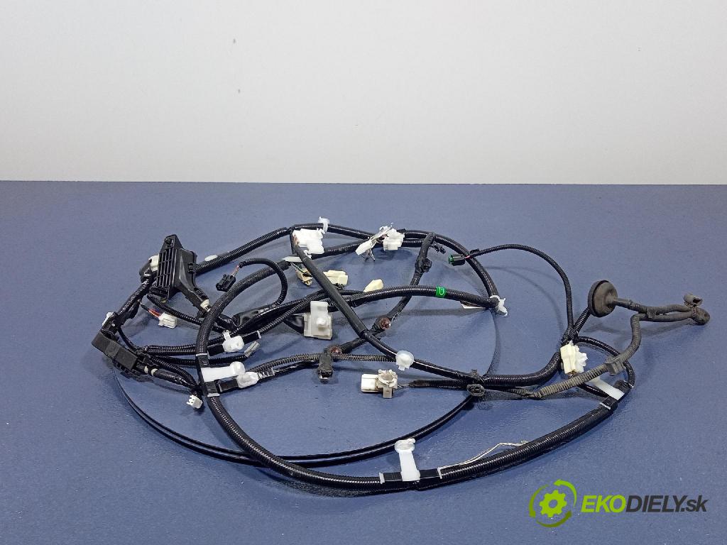 Toyota Camry 2020 inštalácia Elektrický: 82181-33G62