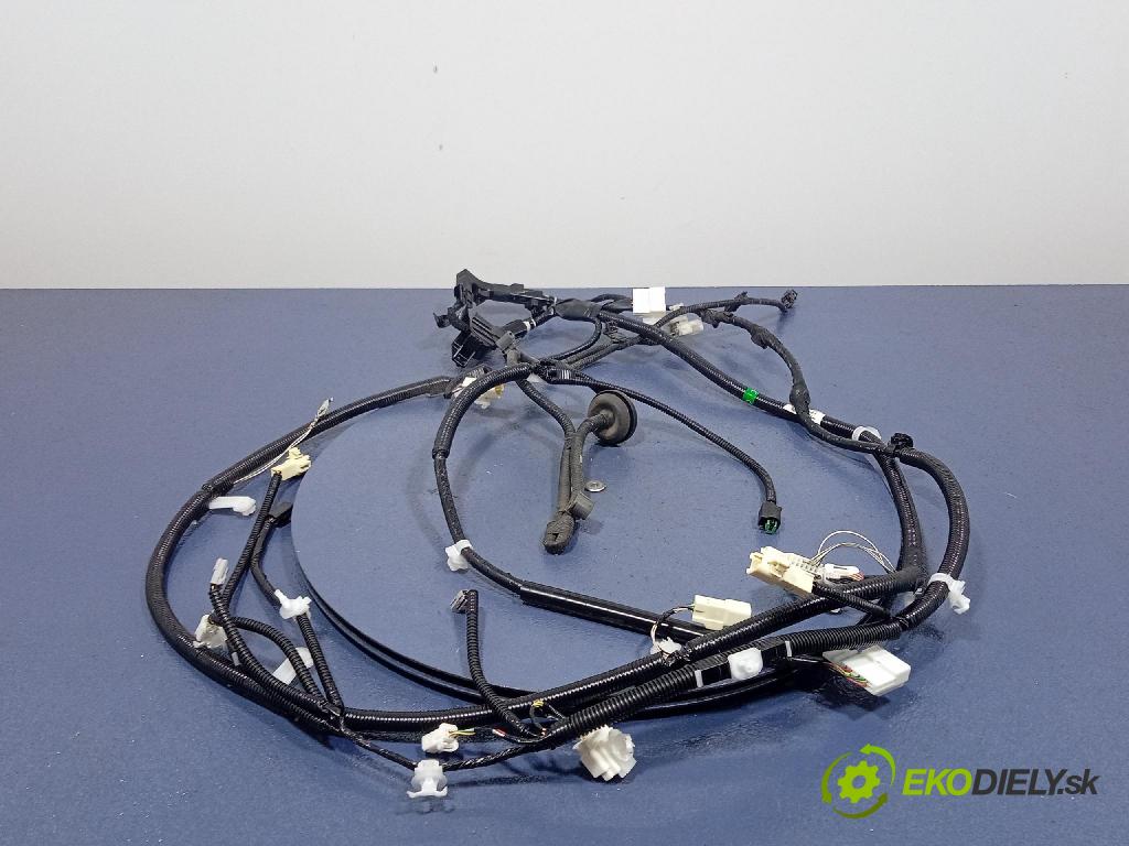 Toyota Camry 2020 inštalácia Elektrický: 82181-33G62