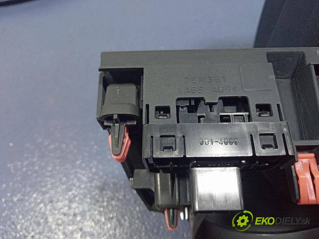 Toyota Camry 2020 kryt Plast: Interiéry: 45287-33390