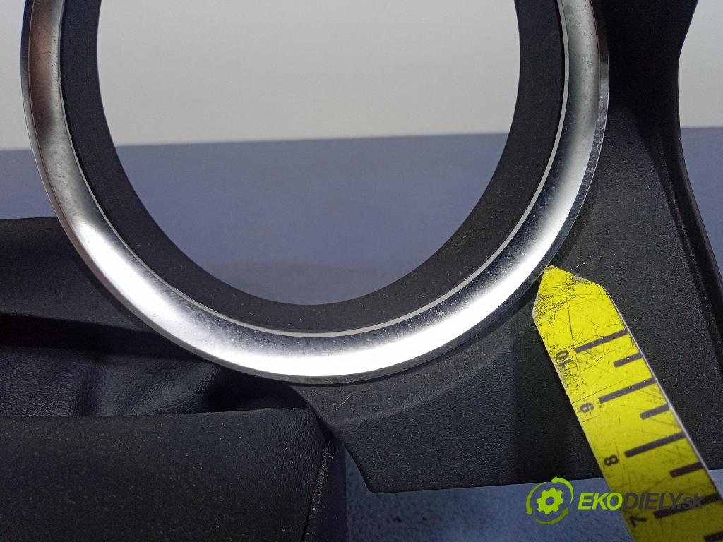 Toyota Camry 2020 kryt Plast: Interiéry: 45287-33390