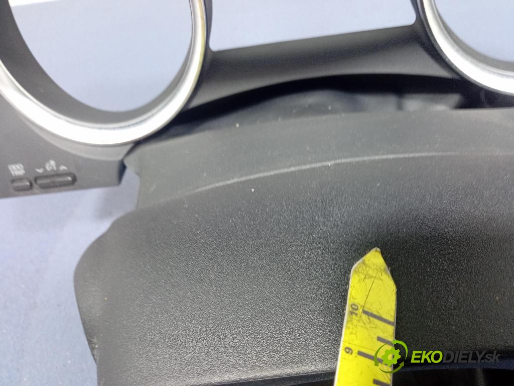Toyota Camry 2020 kryt Plast: Interiéry: 45287-33390