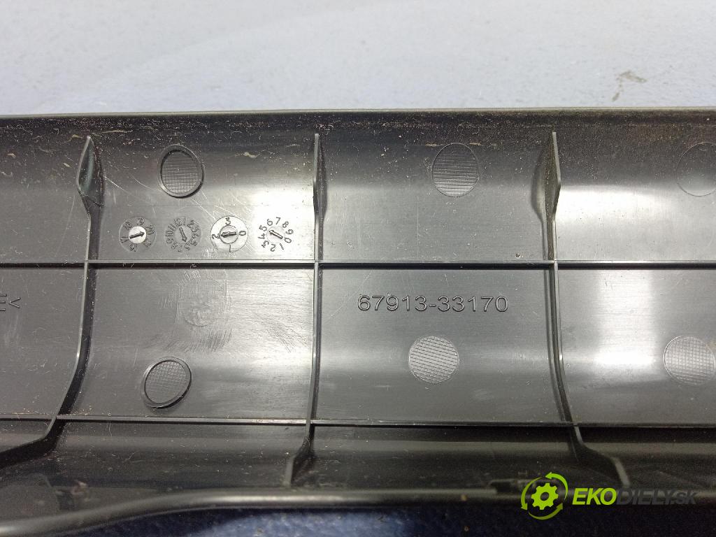 Toyota Camry 2020 kryt Plast: Interiéry: 67913-33170