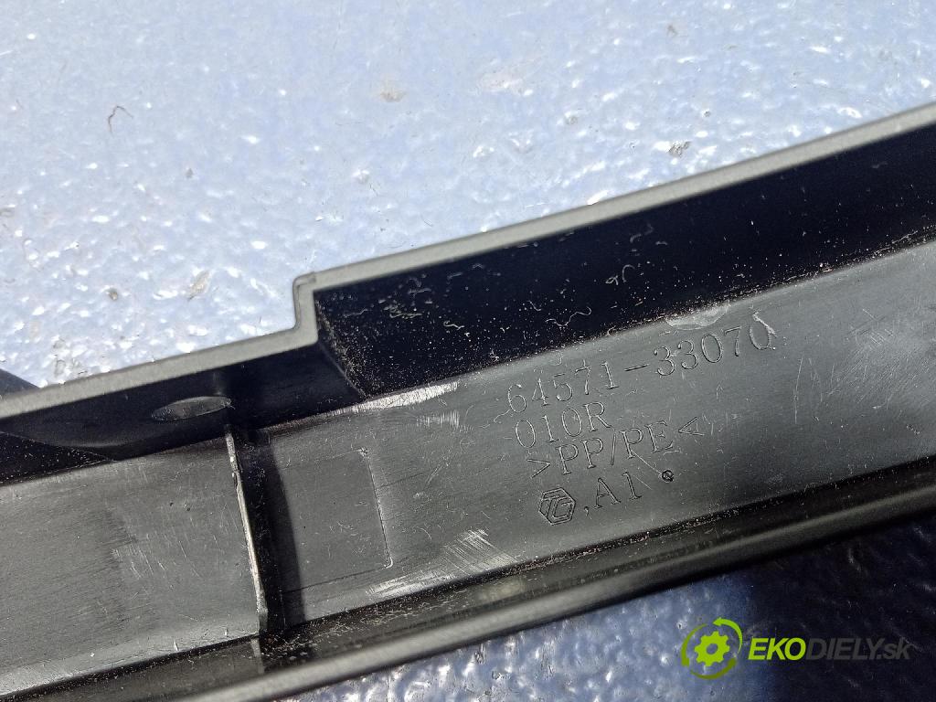 Toyota Camry 2020 kryt Plast: Interiéry: 64571-33070