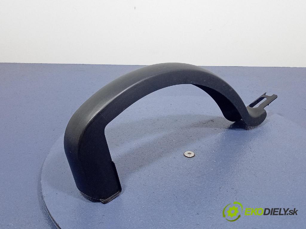 Toyota Camry 2020 kryt Plast: Interiéry: 64572-33050