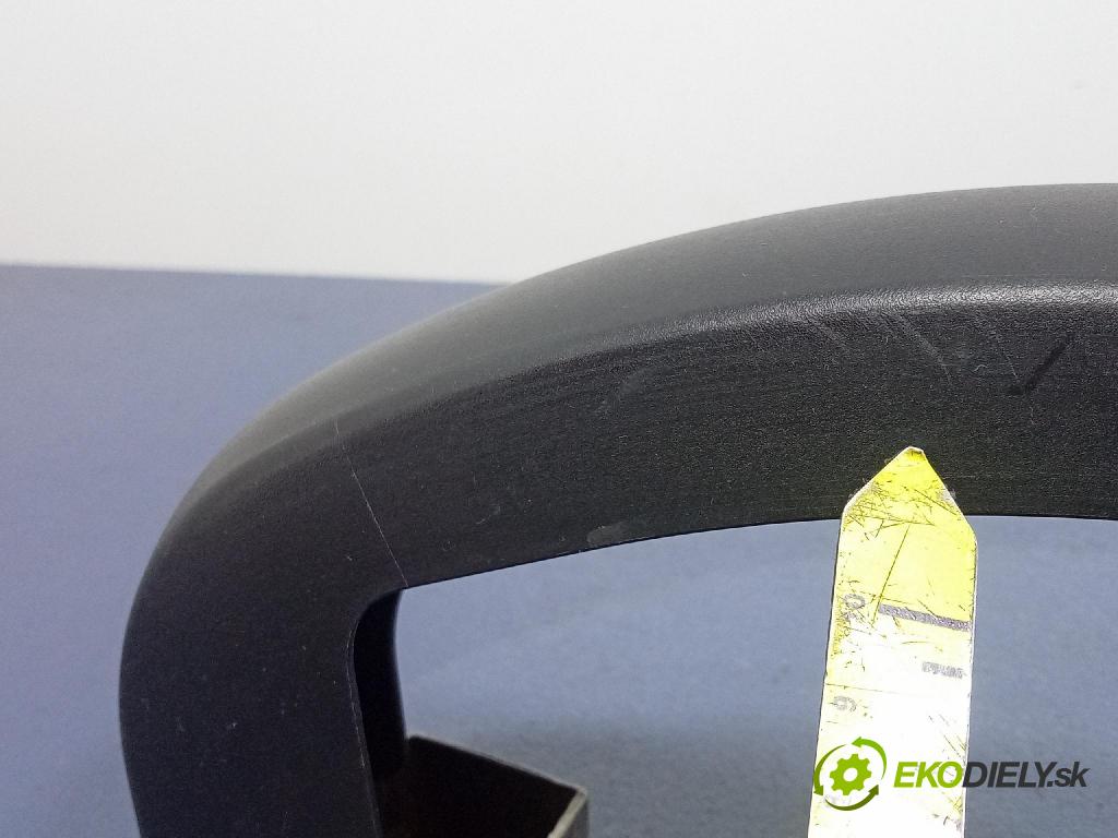 Toyota Camry 2020 kryt Plast: Interiéry: 64572-33050