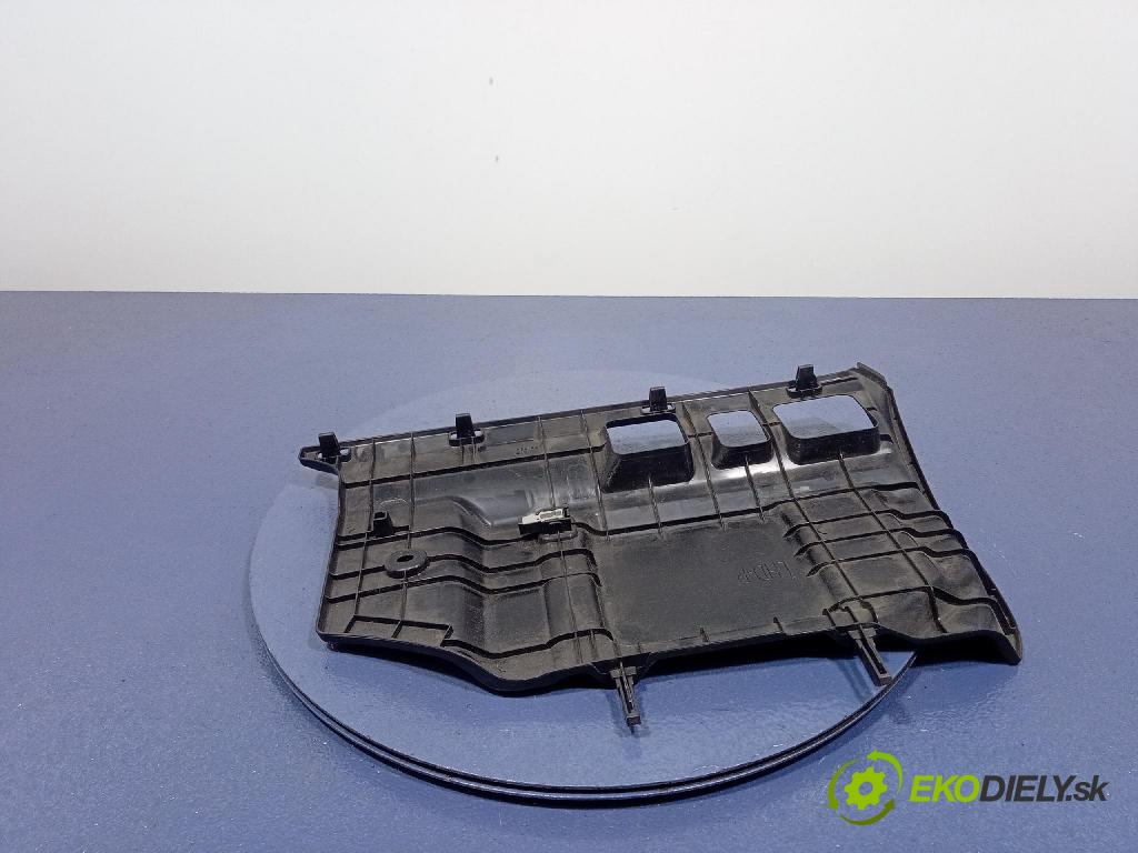 Toyota Camry 2020 kryt Plast: Interiéry: 55642-33170