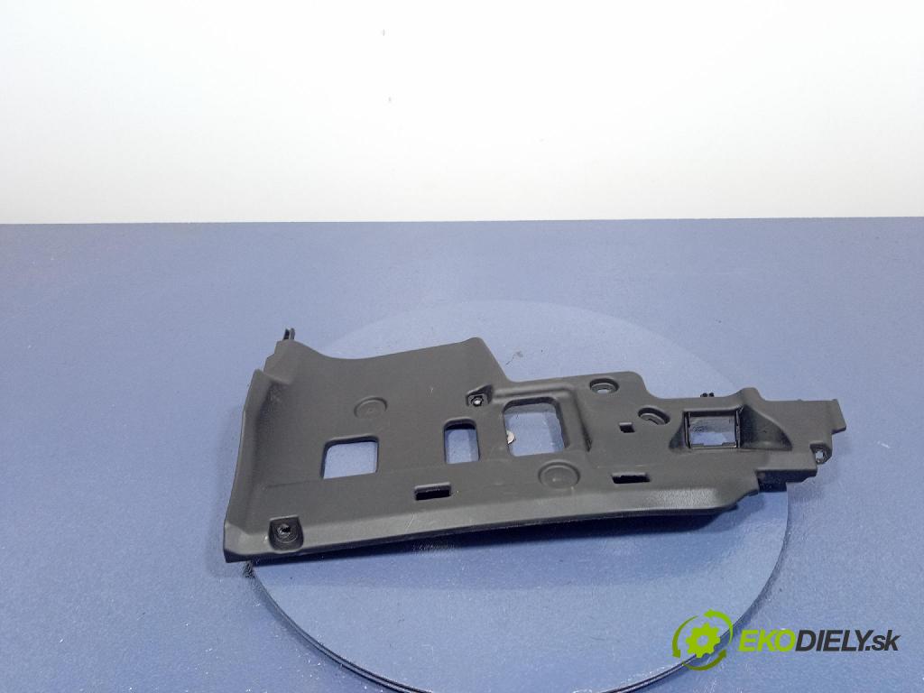 Toyota Camry 2020 kryt Plast: Interiéry: 55606-33030