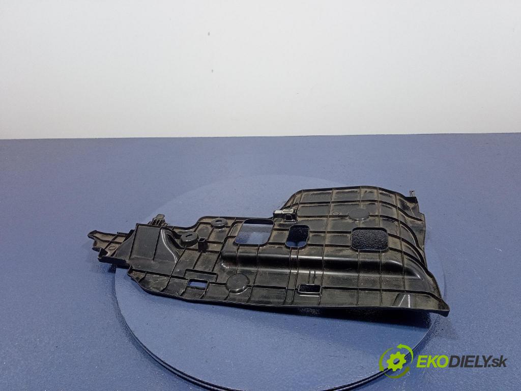 Toyota Camry 2020 kryt Plast: Interiéry: 55606-33030