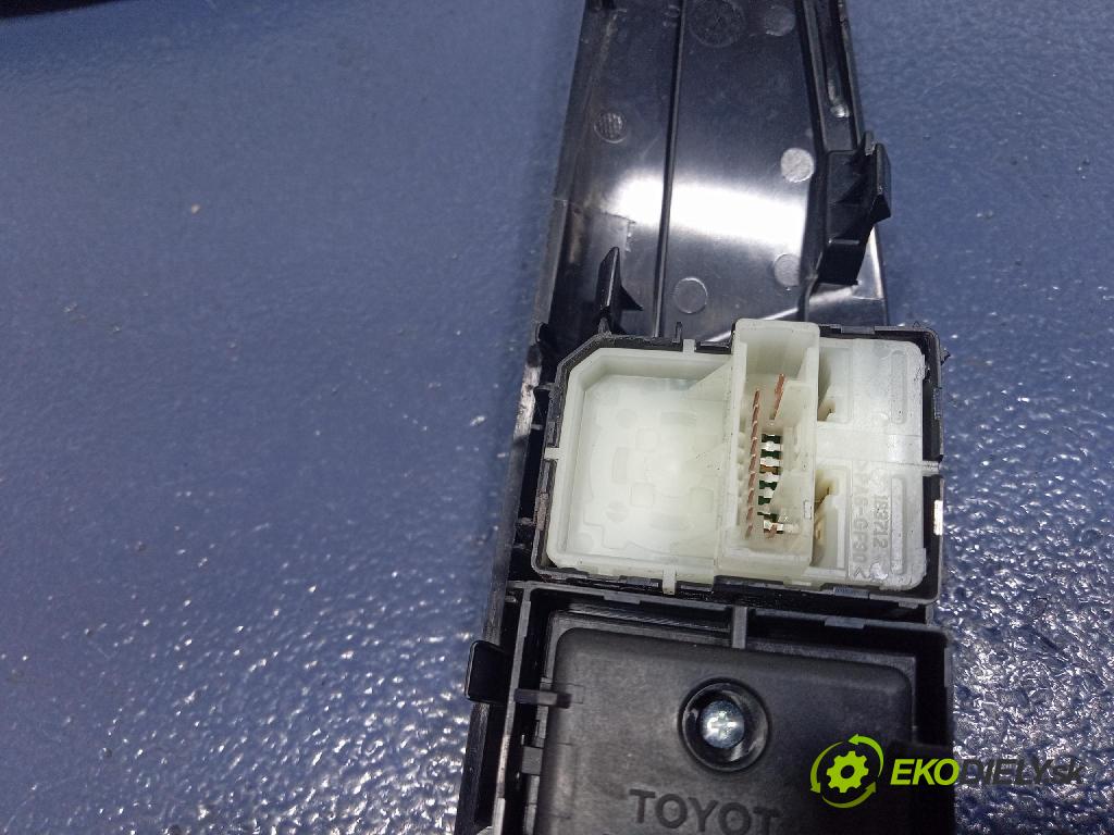 Toyota Camry 2020 prepínač Okná: 84040-33170