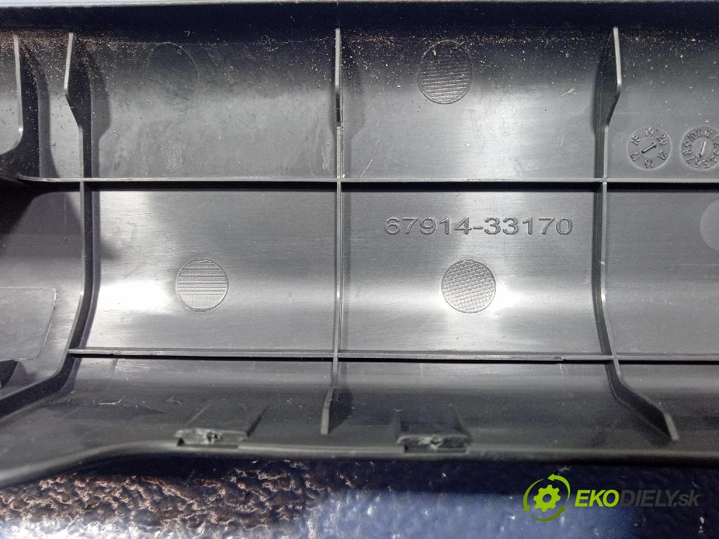Toyota Camry 2020 kryt Plast: Interiéry: 67914-33170
