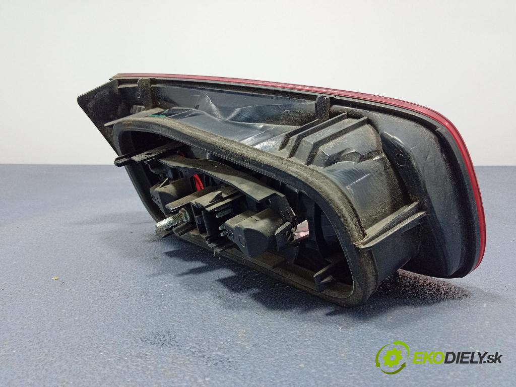 Renault Laguna 2007 svetlo / reflektor zad Prava: Vnútri: