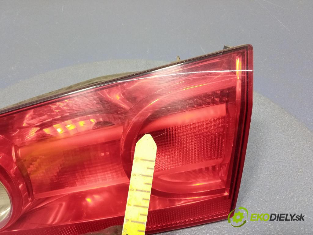 Renault Laguna 2007 svetlo / reflektor zad Prava: Vnútri: