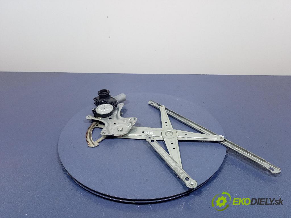 Toyota Camry 2020 mechanizmus okna Okná: Predné v pravo: 062020-6180
