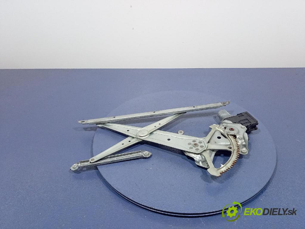 Toyota Camry 2020 mechanizmus okna Okná: Predné v pravo: 062020-6180