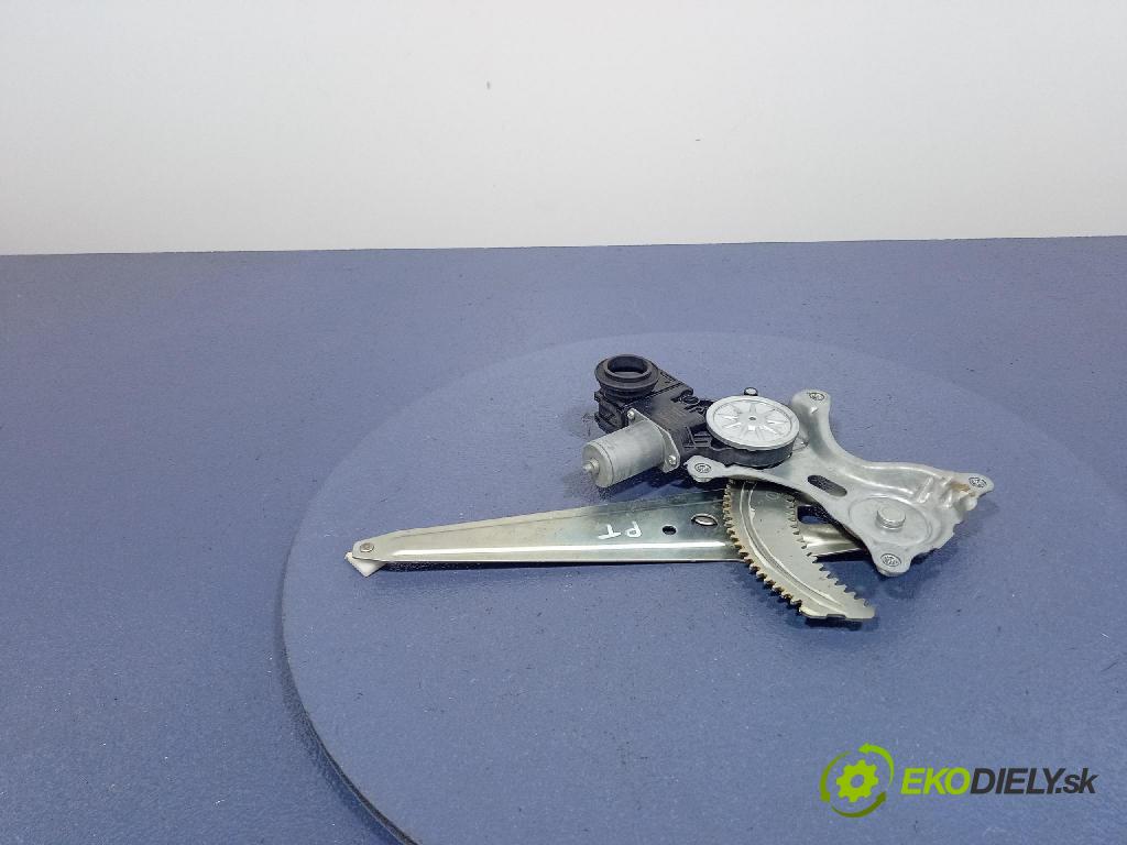 Toyota Camry 2020 mechanizmus okna Okná: zad v pravo: 85720-33300
