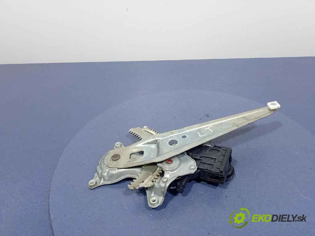 Toyota Camry 2020 mechanizmus okna Okná: zad Vľavo: 85710-33290