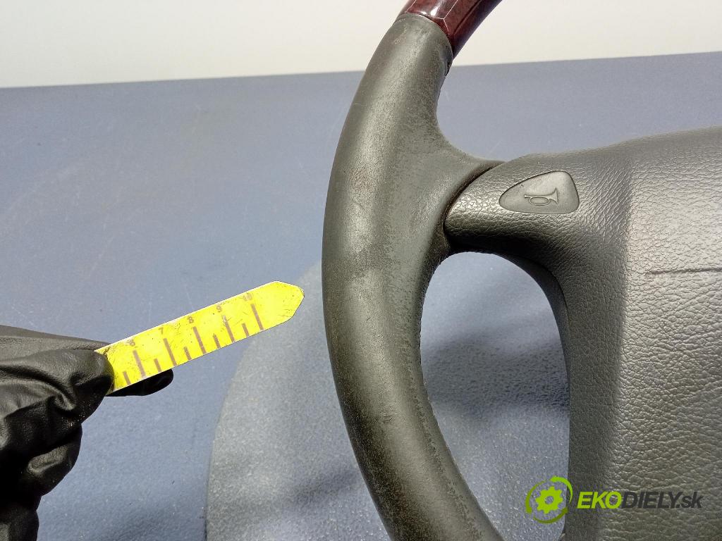 Volvo V40 2001 volant 30621167