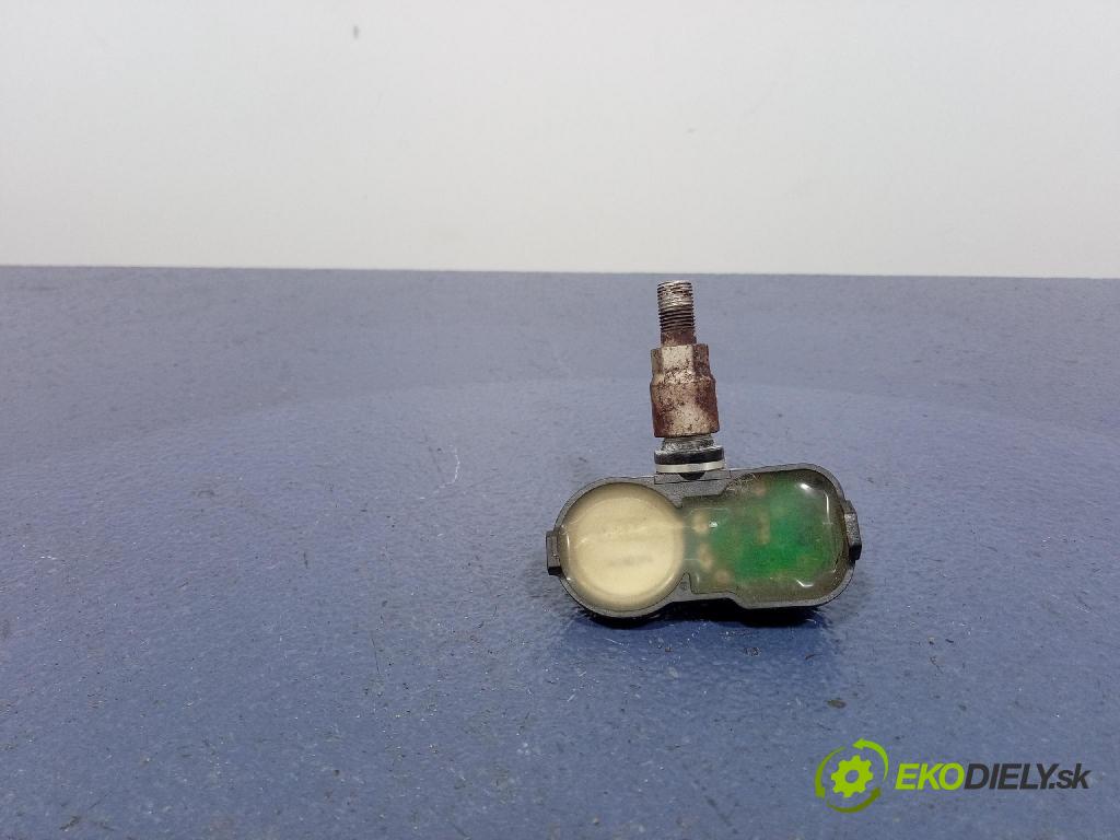 Toyota Camry 2020 snímač tlaku Pneumatiky: 20611215D8