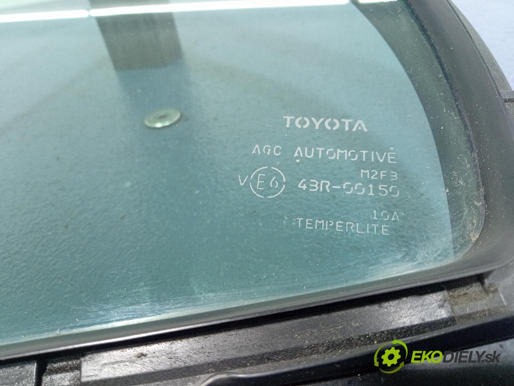Toyota Camry 2020 sklo dvere zad ľavé