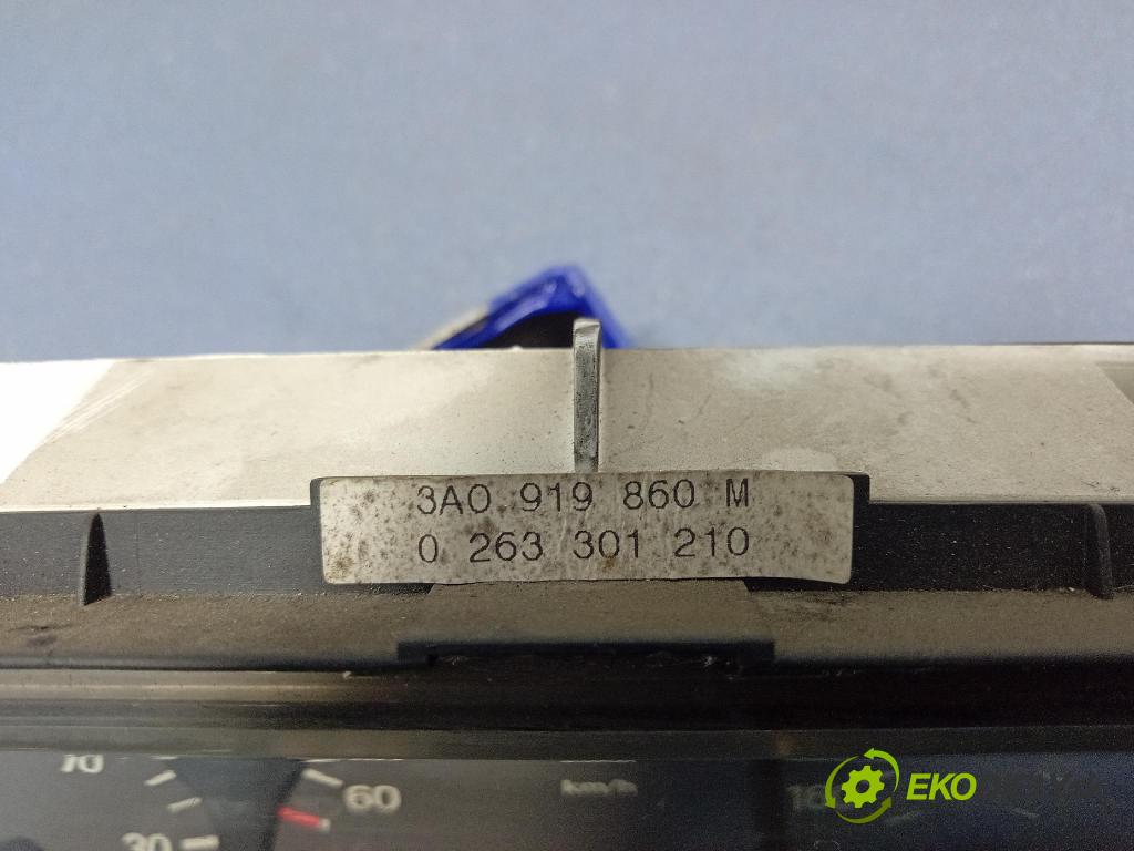 Volkswagen Passat 1995 prístrojovka/ budíky 3A0919860