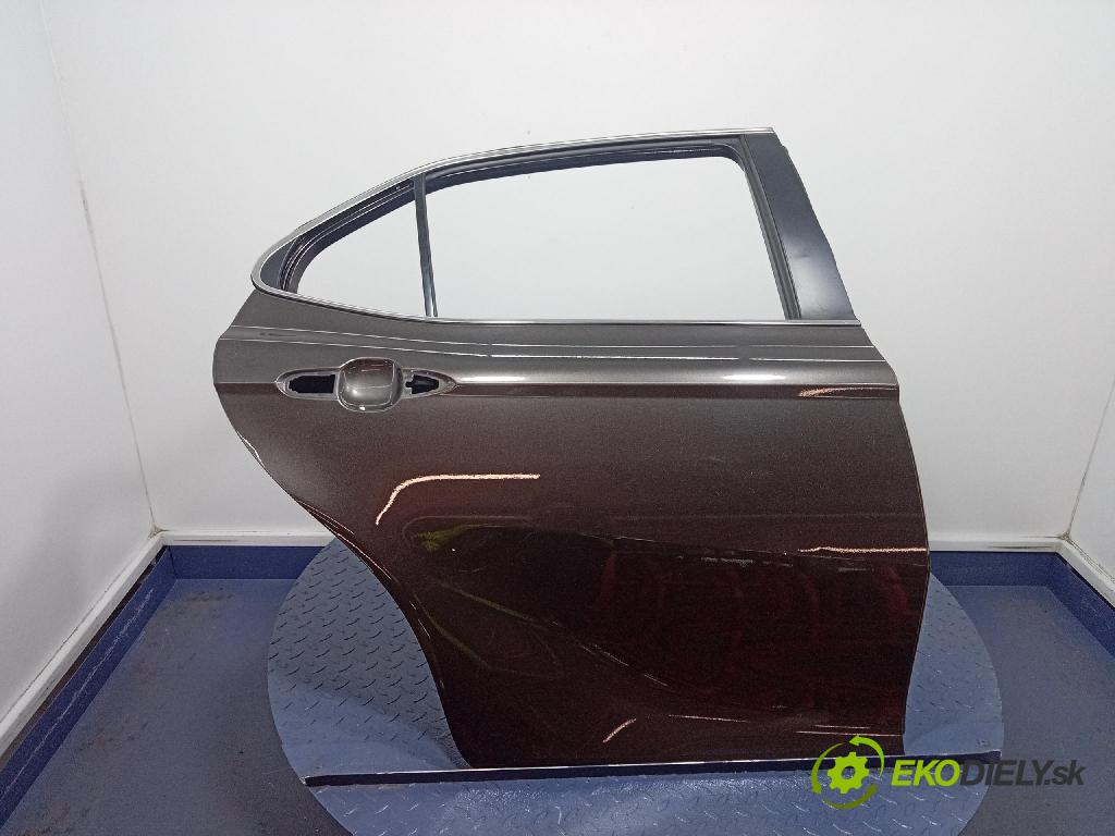 Toyota Camry 2020 dvere zad pravé