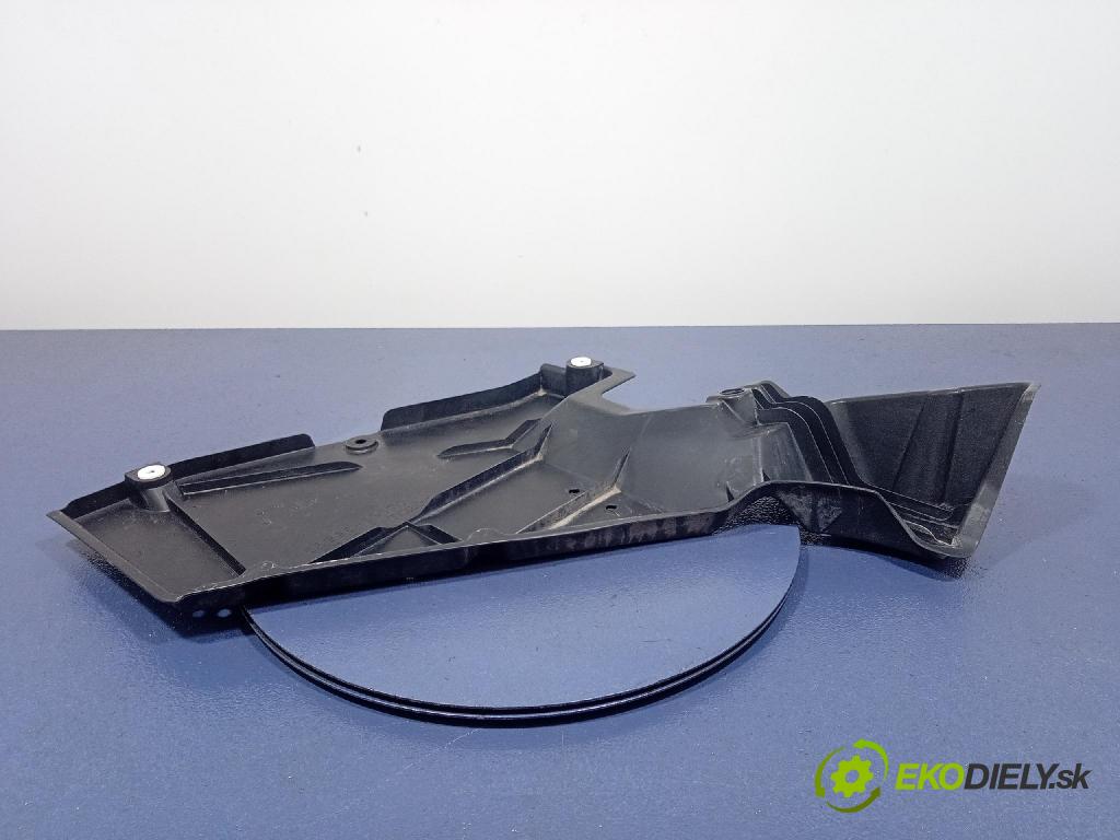 Toyota Camry 2020 kryt Plast: podvozek: 58398-33070