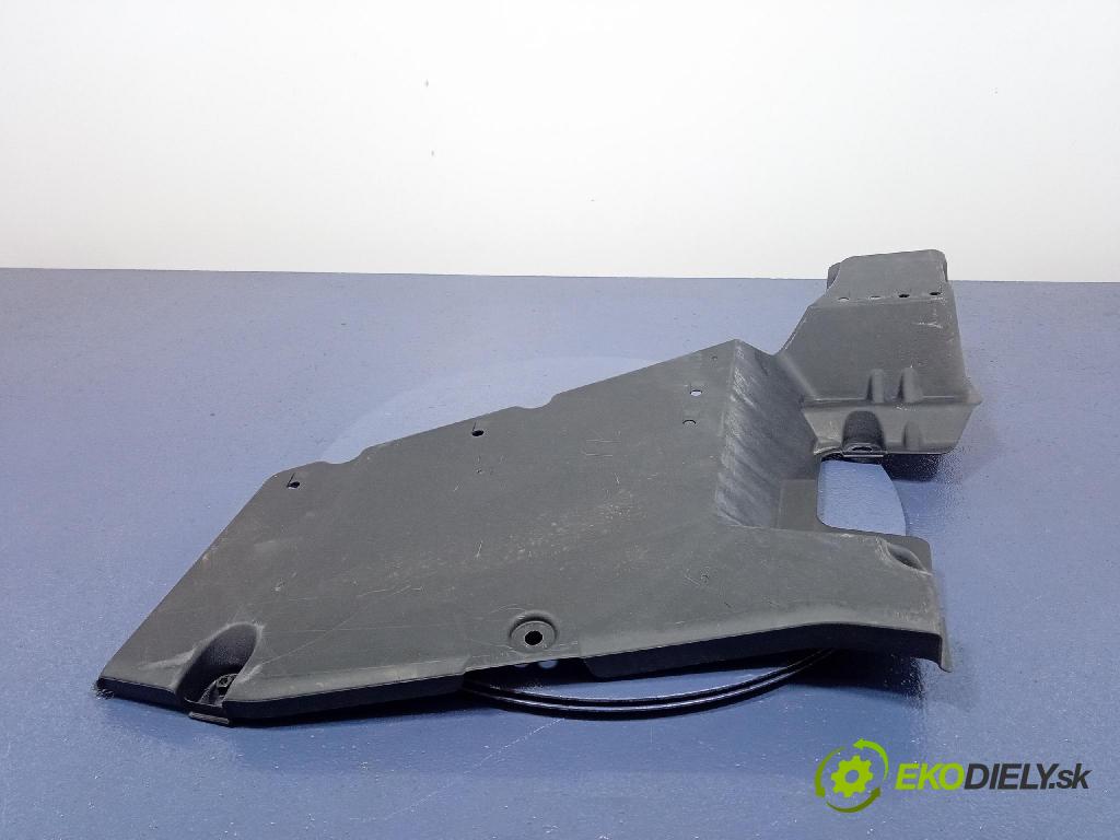 Toyota Camry 2020 kryt Plast: podvozek: 58398-33070