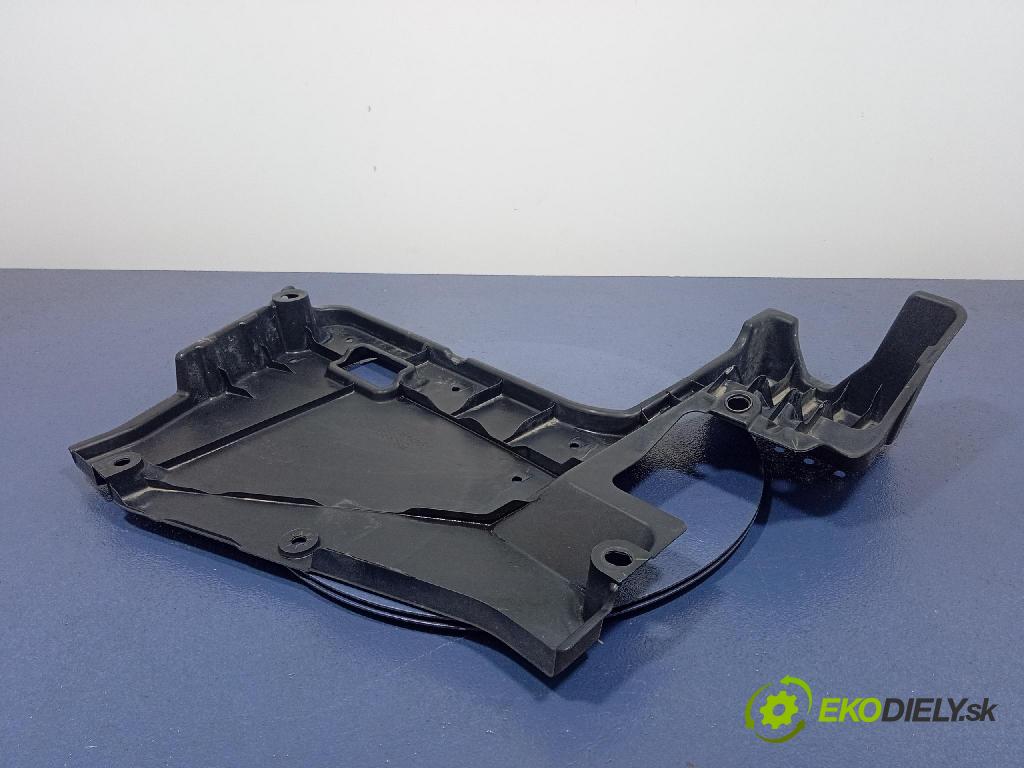 Toyota Camry 2020 kryt Plast: podvozek: 58399-33080