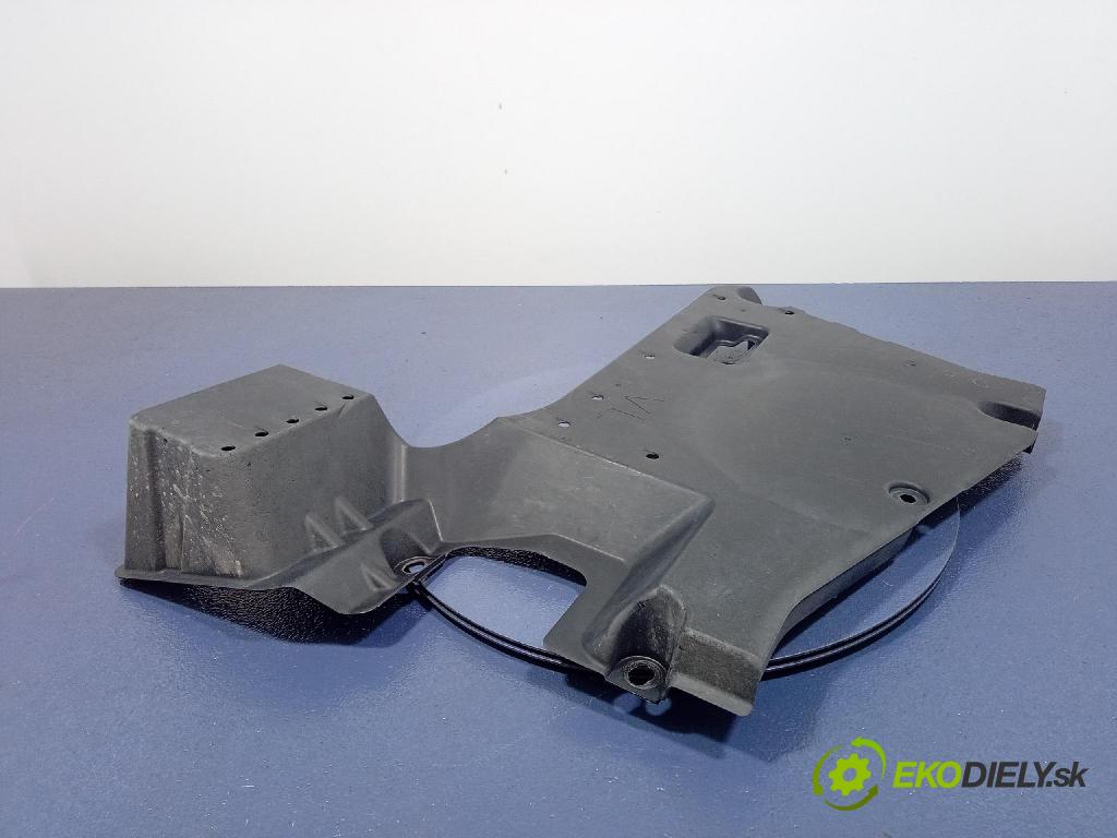 Toyota Camry 2020 kryt Plast: podvozek: 58399-33080