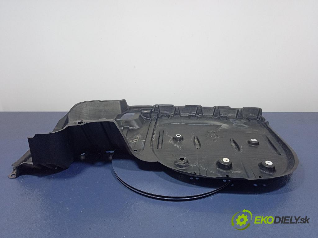 Toyota Camry 2020 kryt Plast: podvozek: 57628-33120