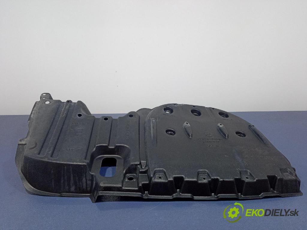 Toyota Camry 2020 kryt Plast: podvozek: 57628-33120