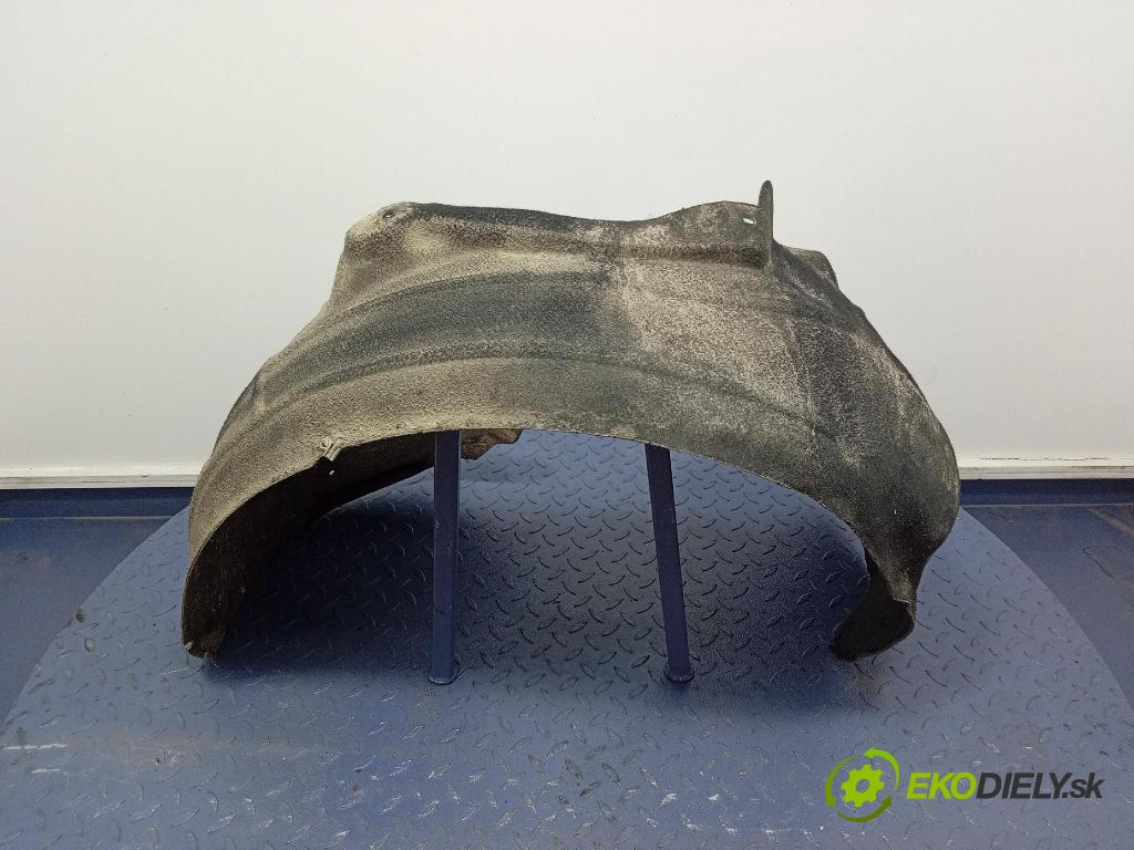 Audi A6 2005 Blatník: Plastové: Predné