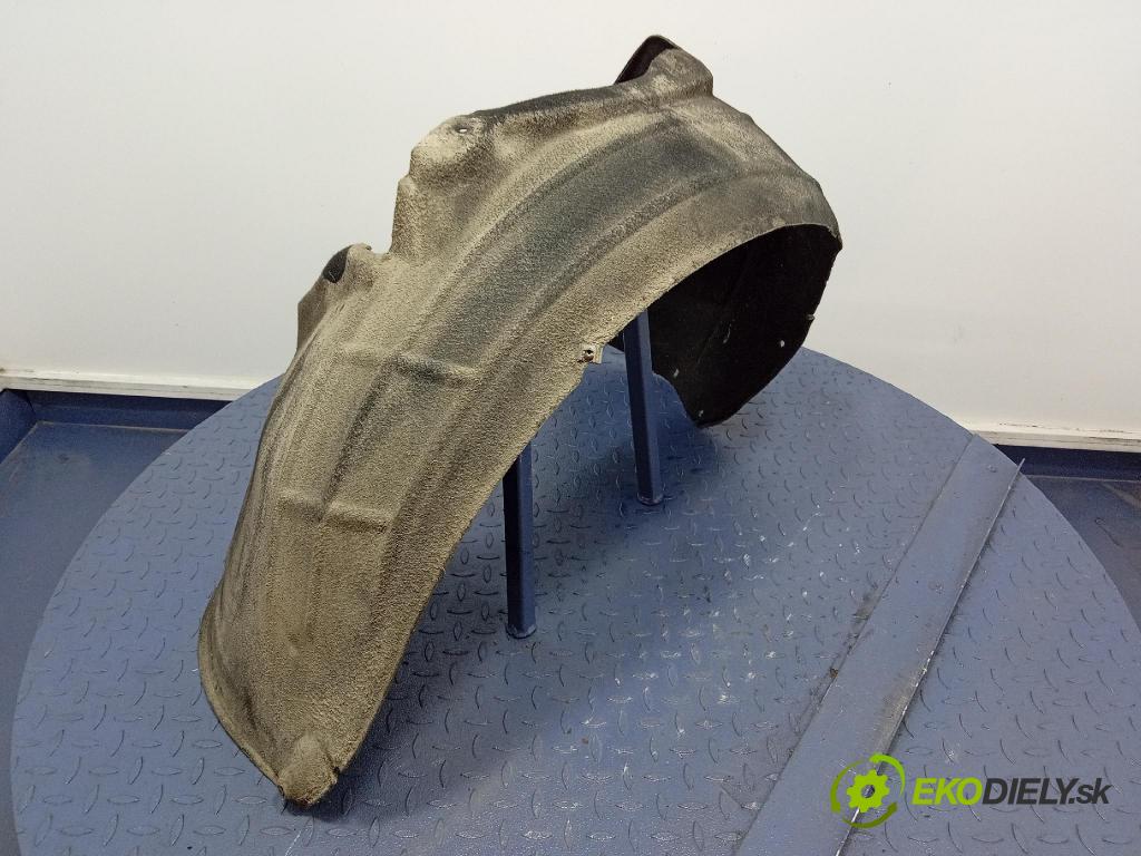 Audi A6 2005 Blatník: Plastové: Predné