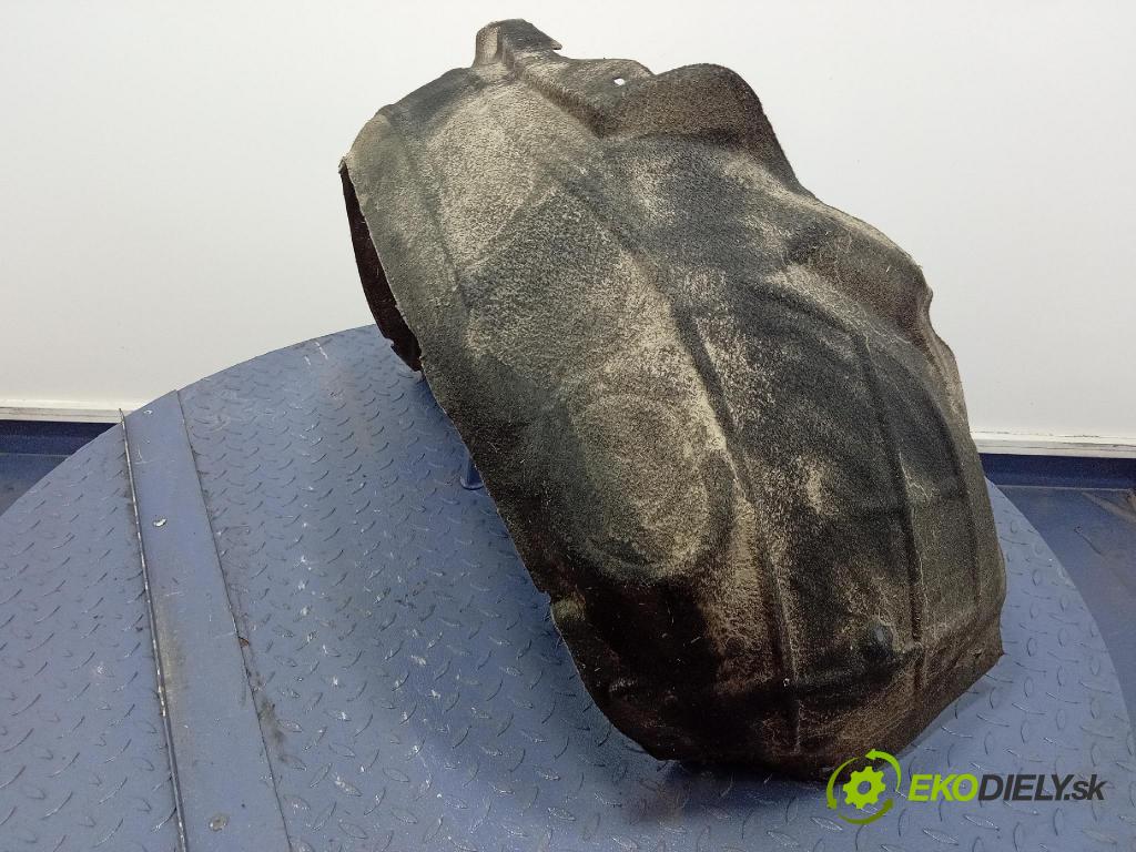 Audi A6 2005 Blatník: Plastové: Predné