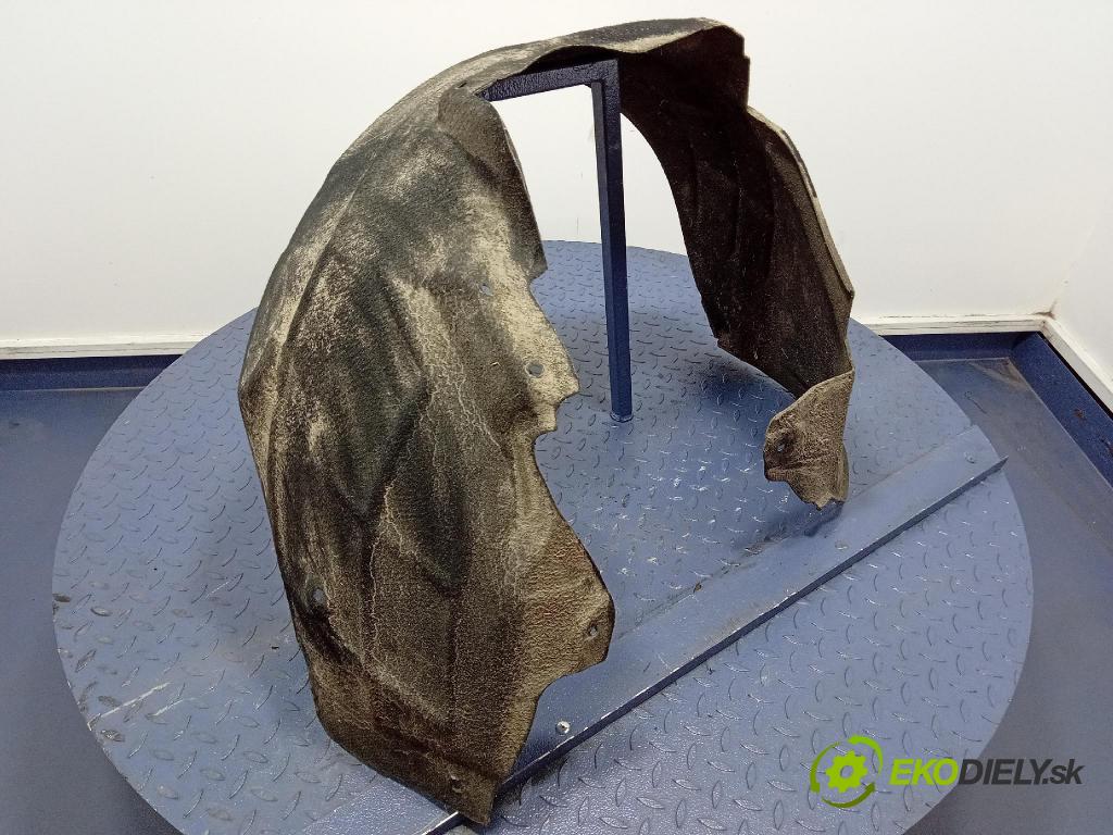 Audi A6 2005 Blatník: Plastové: Predné