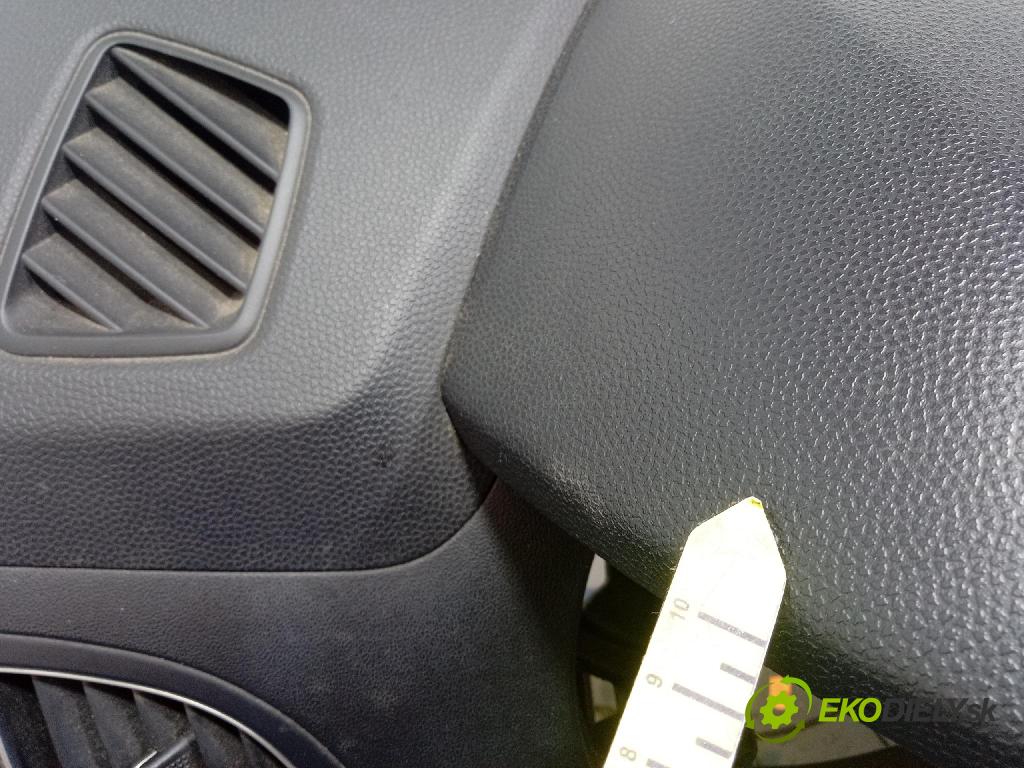Hyundai Ix35 2010 kokpit,pristrojová doska