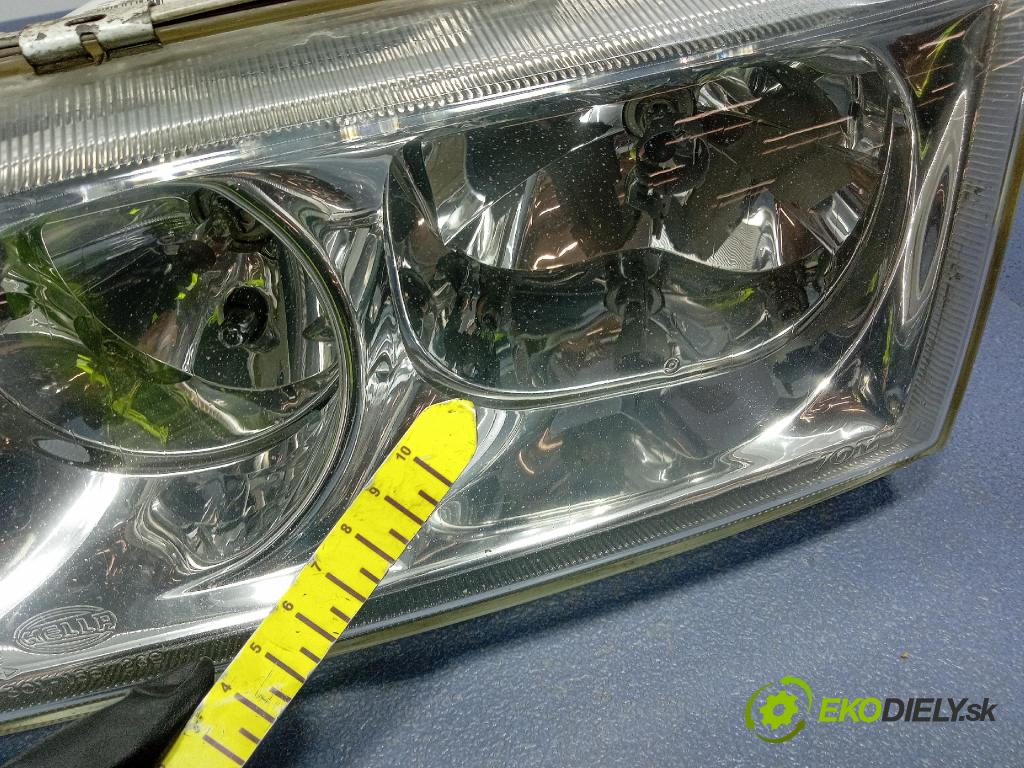 Volvo S40 2003 Reflektor: Vľavo: 30899682