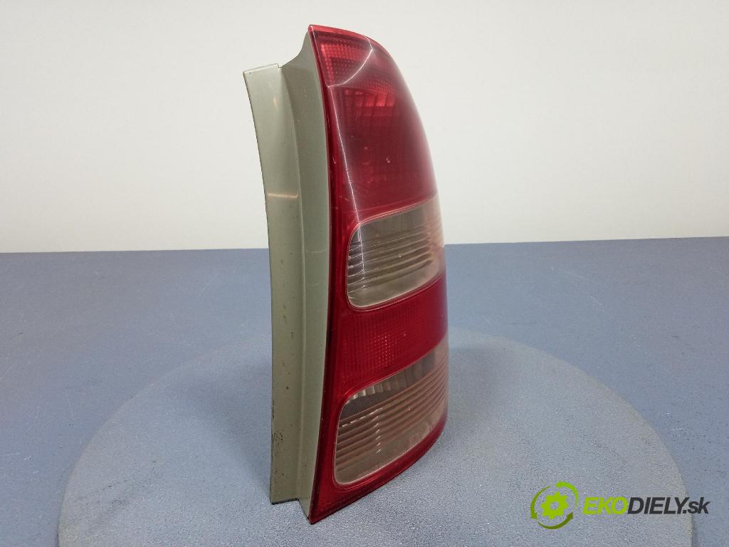 Toyota Corolla 2002 svetlo / reflektor zad Prava: Vonkajsia: