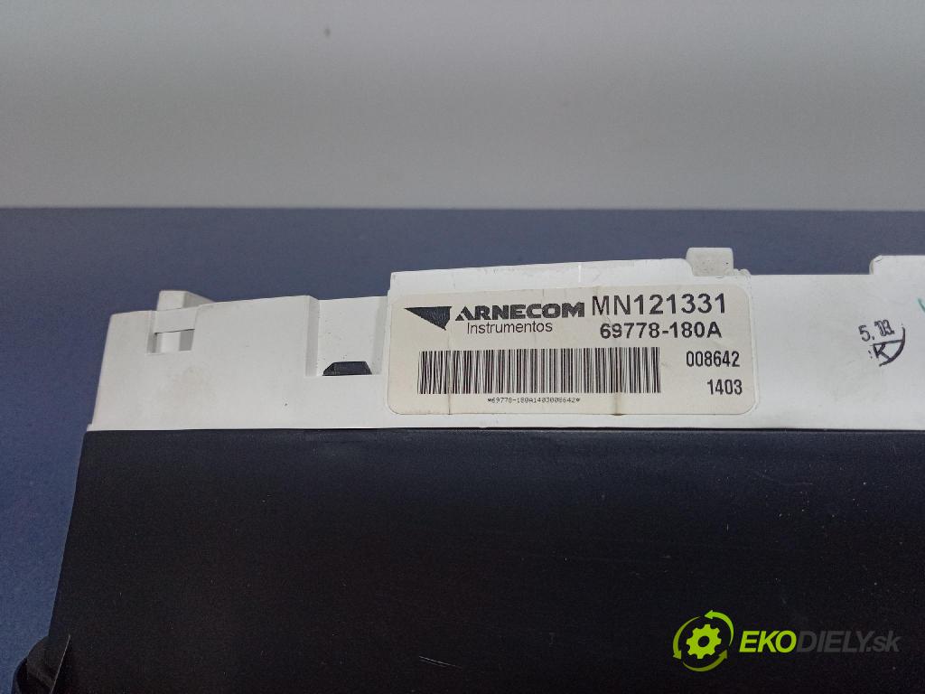 Mitsubishi Endeavor 2005 prístrojovka/ budíky MN121331