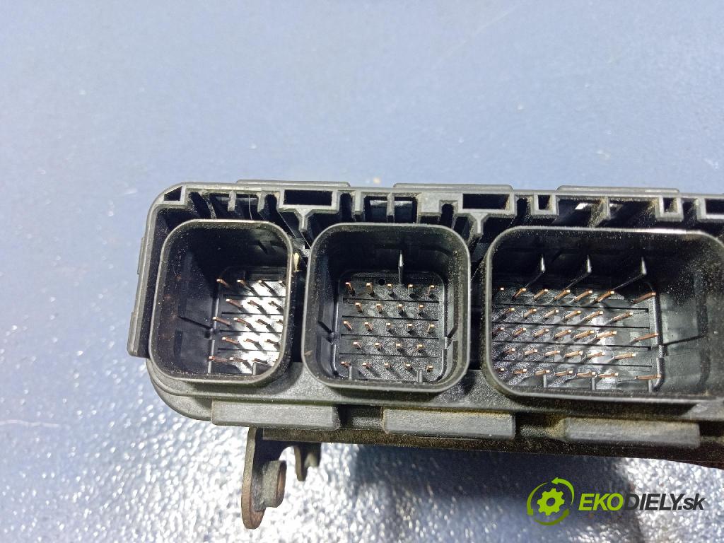 Mitsubishi Endeavor 2005 riadiaca jednotka Motor: 1860A060