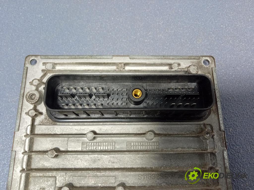Volvo S40/V40 2008 riadiaca jednotka Motor: 30743219AA