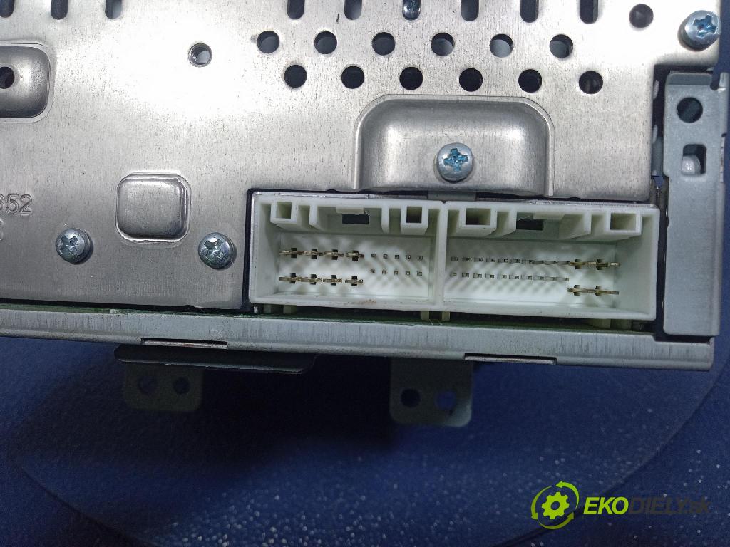 Hyundai Ix35 2010 Radio I Navigácia: 96160-2Y730TAN