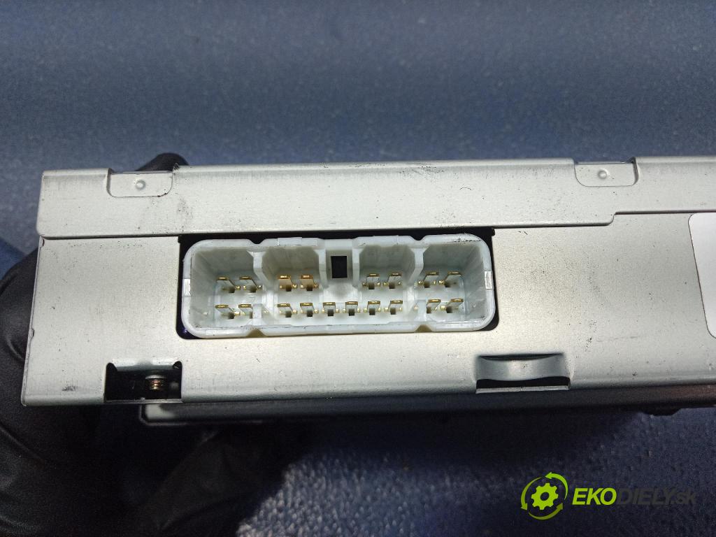 Toyota Yaris 2001 Radio I Navigácia: 86110-0D030