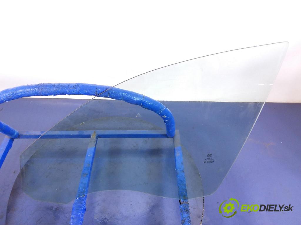 Skoda Roomster 2009 sklo dvere Predné ľavá