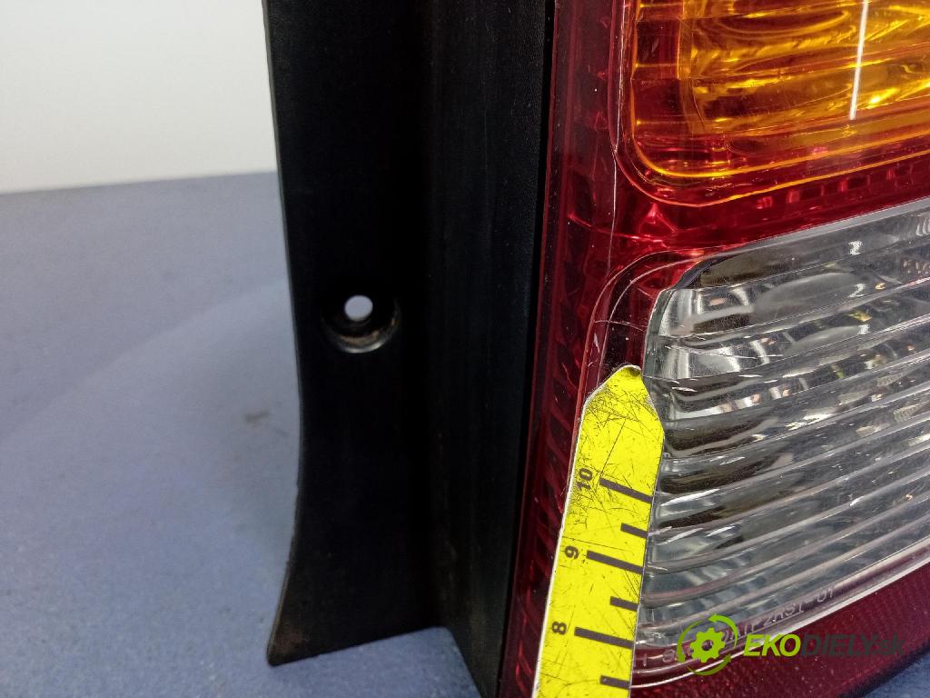 Mazda Tribute 2003 světlo Zad: Práva: Mimo: