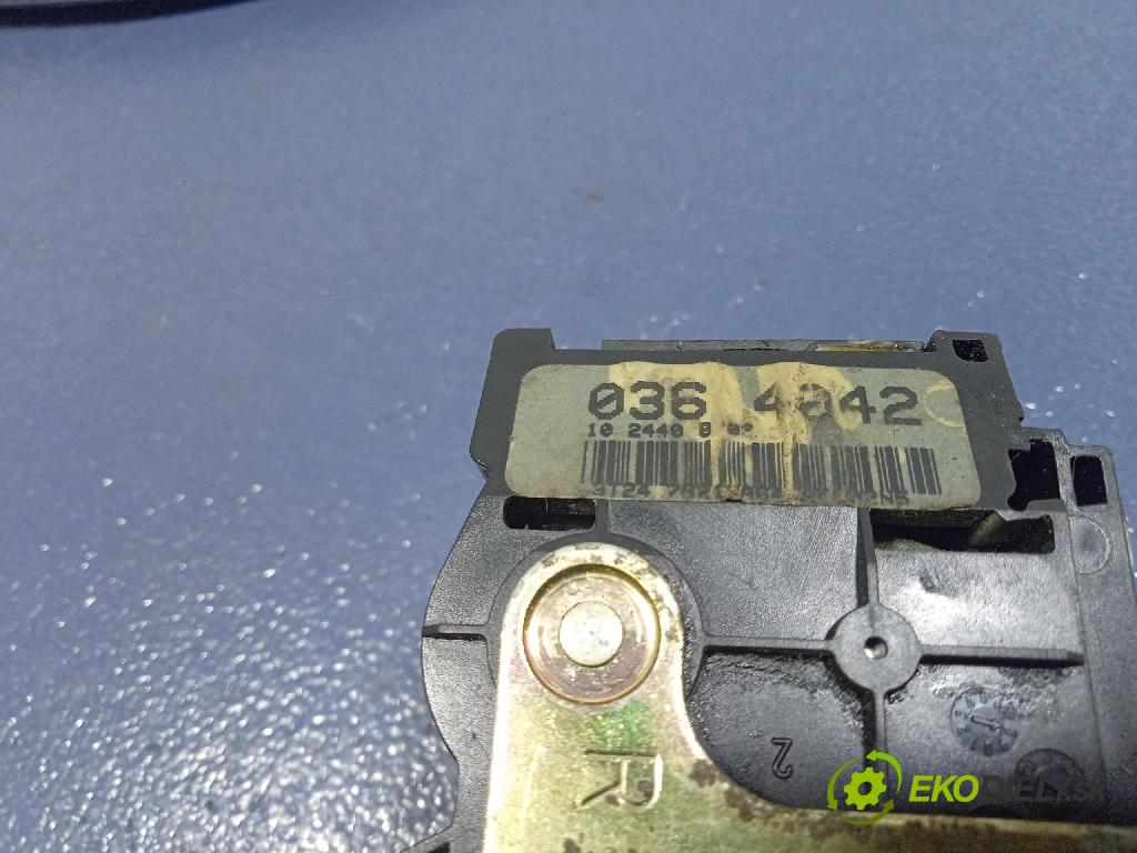 Mazda Tribute 2003 zámek dveře před v pravo: 2W4A-5421812-BA