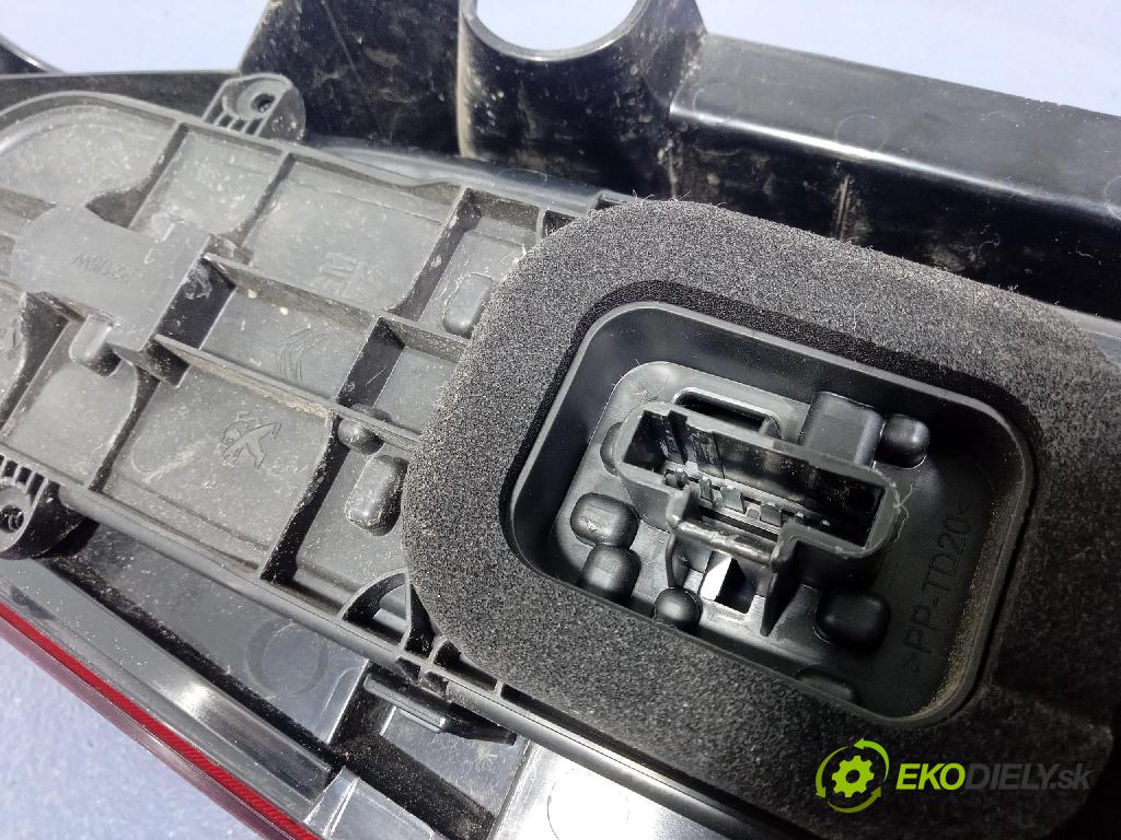 Citroen Berlingo 2019 světlo Zad: Práva: Mimo: 9820555080