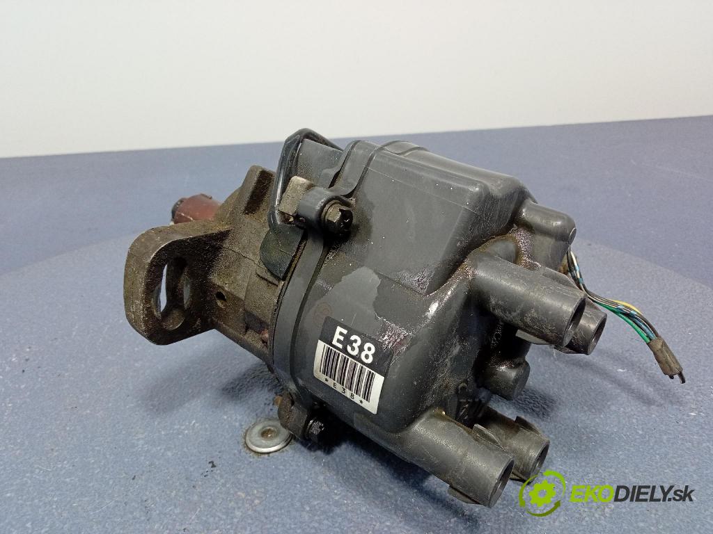 Toyota Starlet 1998 rozdeľovač Zapaľovanie: 19020-11380