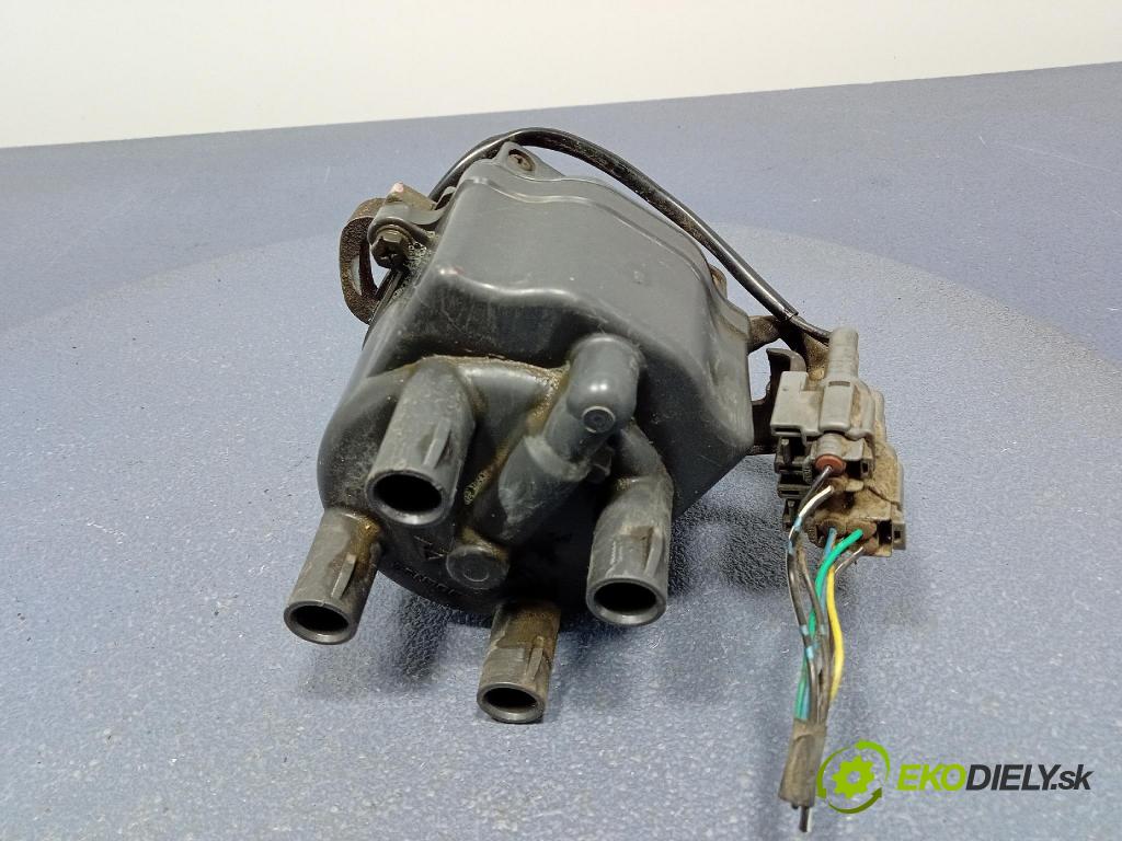 Toyota Starlet 1998 rozdeľovač Zapaľovanie: 19020-11380